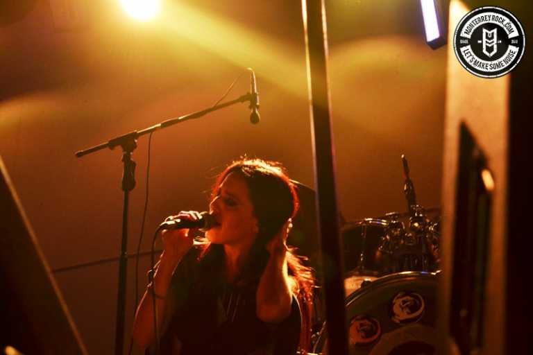 Stephanie Salas en el Café Iguana