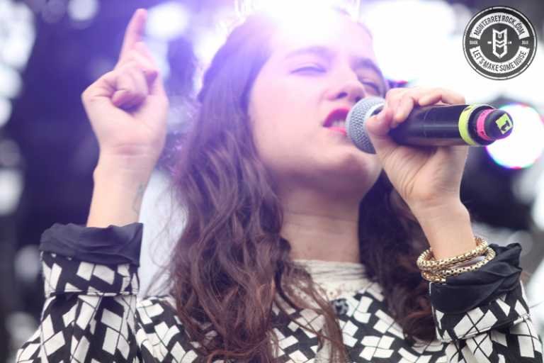 Ximena Sariñana presentandose en el Pa’l Norte