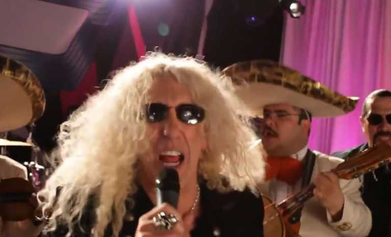 Twisted Sister con Mariachi