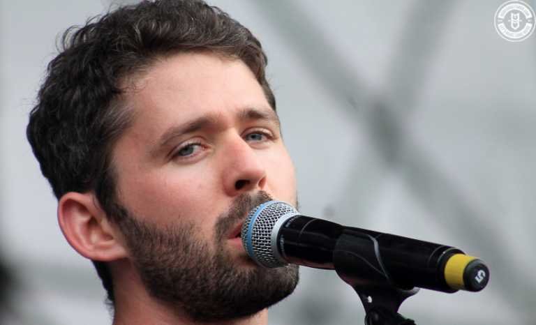 The Antlers elegantes y nostálgicos en el Hellow Fest