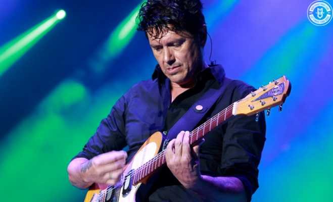 Caifanes estremece el Hellow Festival.