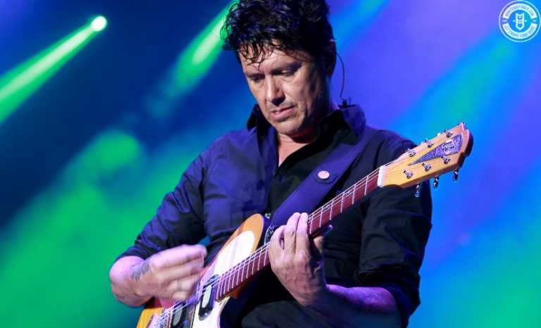 Caifanes estremece el Hellow Festival.