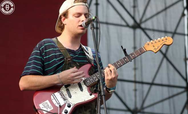 Mac deMarco es arrestado en su propio concierto.