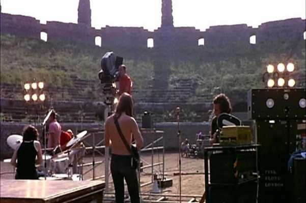 Pink-Floyd-live-at-pompeii