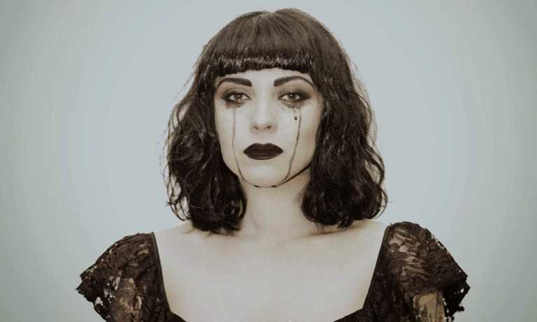 Mon Laferte próximamente en el Café Iguana