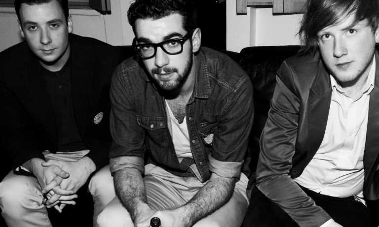 Two Door Cinema Club llega al Vive Latino