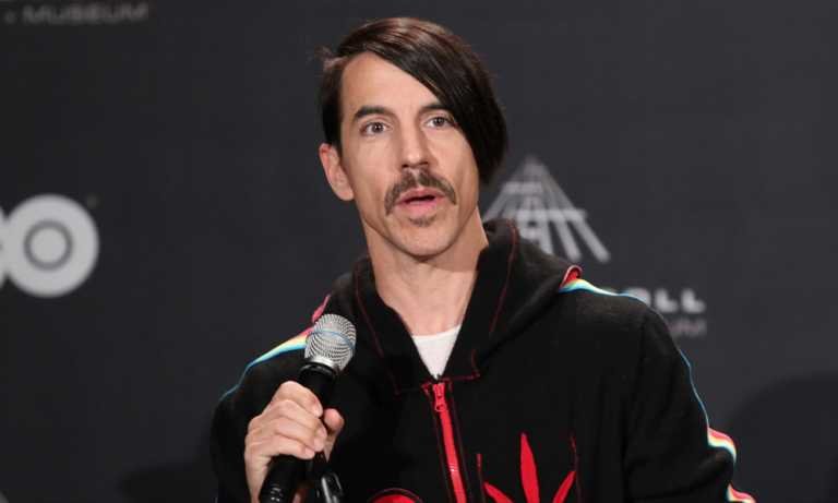 Historias de rock: Anthony Kiedis confundido con fan.