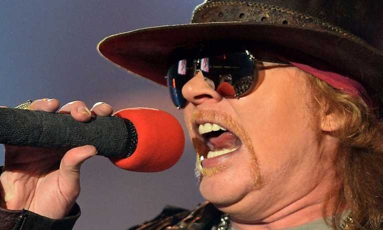 AC/DC confirma que Axl Rose es su nuevo vocalista.