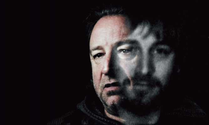 Peter Hook iluminará Monterrey