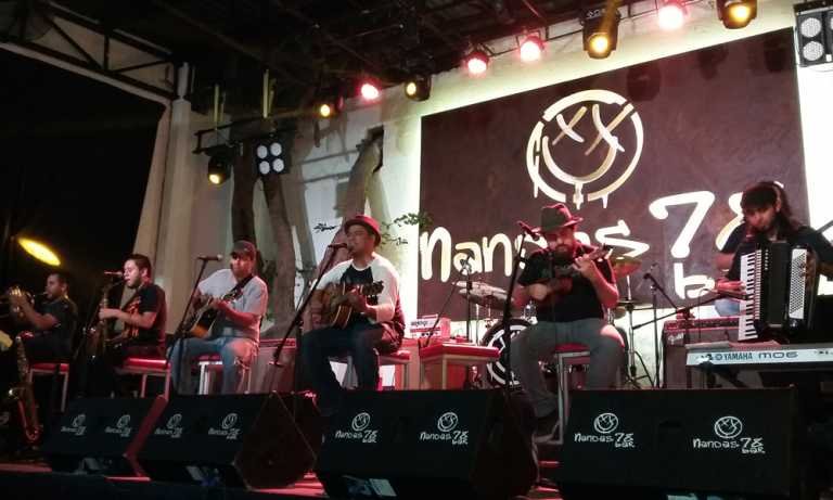 Reseñando ruido: Tocada acústica de las Espantosas X