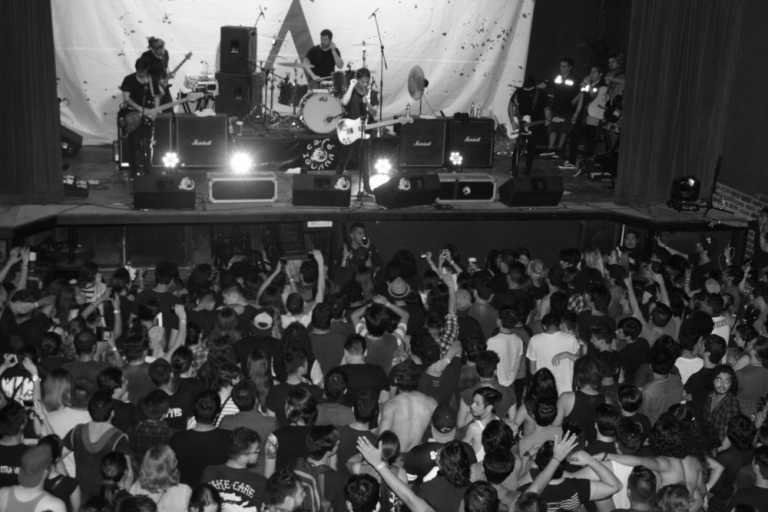 Y todo se encendió con Allison en el Café Iguana