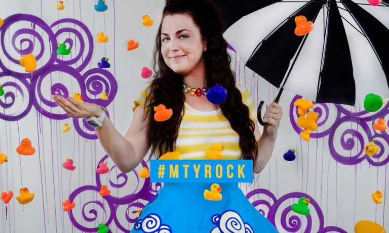 Del negro al color: Amy Lee, de Evanescence, lanzará álbum infantil