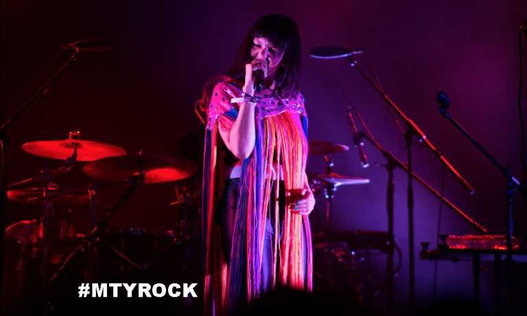 Bomba Estereo pone ambiente en el Hellow