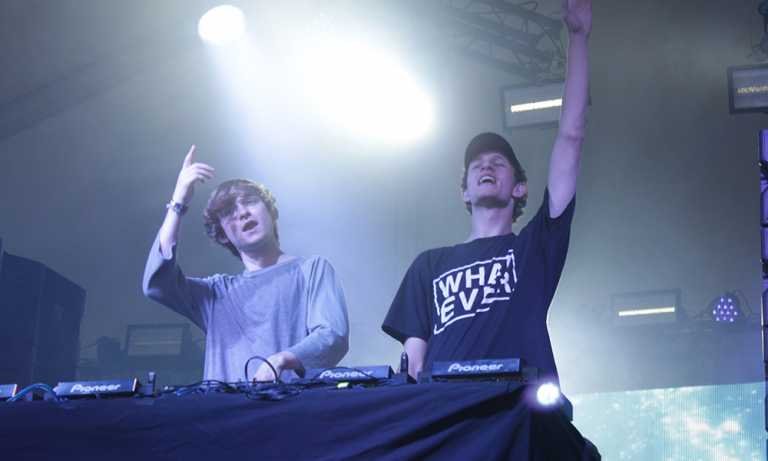 Louis the Child pone a bailar a todos en el Hellow Festival 2016