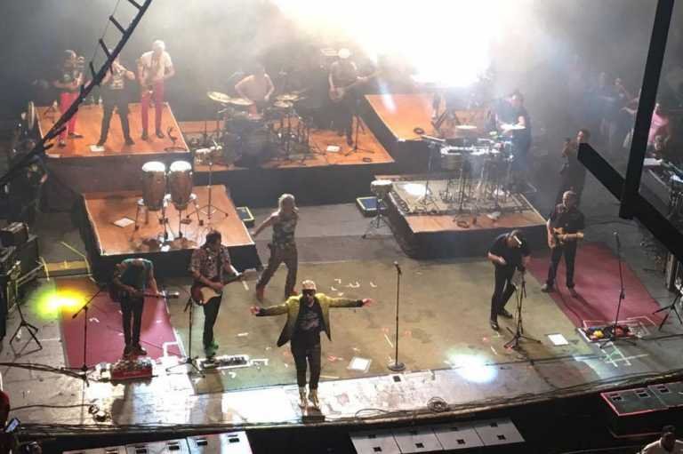 Los Auténticos Decadentes: 30 años en ascendencia.