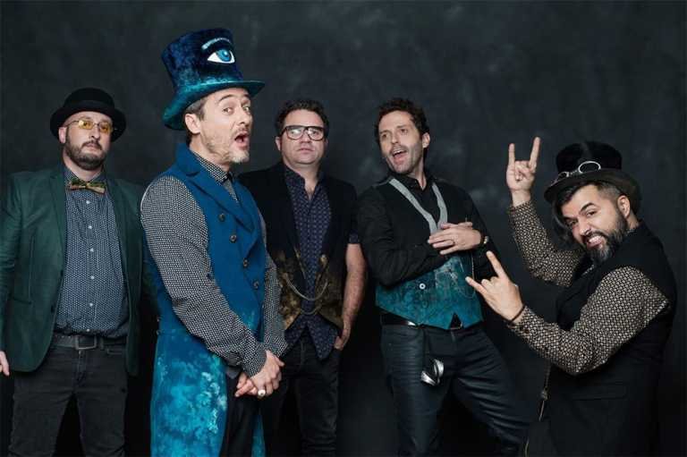 Entrevista: Love of Lesbian pisará Monterrey con su ‘Poeta Halley’