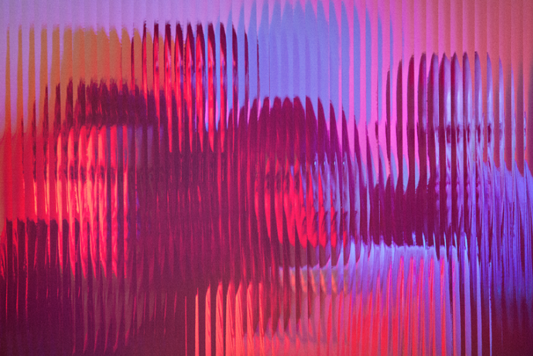 Debuta Yo Camaleón con ‘Room Service’