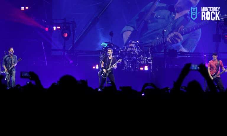 Nickelback emociona a sus fans en Monterrey