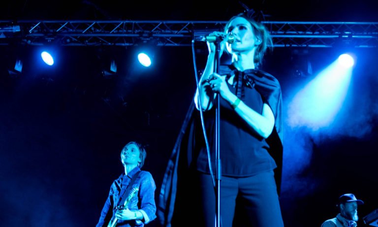 Alista The Cardigans gira conmemorativa