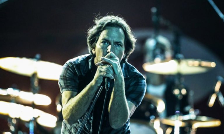 Pierde la voz Eddie Vedder