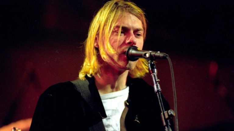 Incendio destruye exhibición de Kurt Cobain.