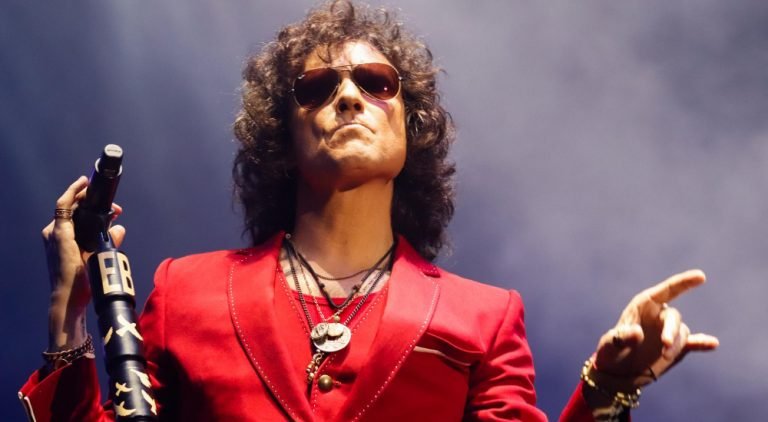 Bunbury cumple 57 años de vida