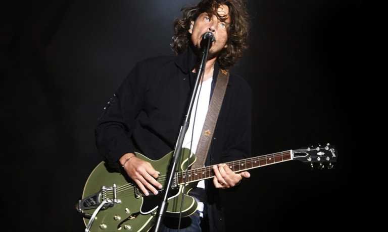Gibson lanza la guitarra Chris Cornell ES-335 Tribute