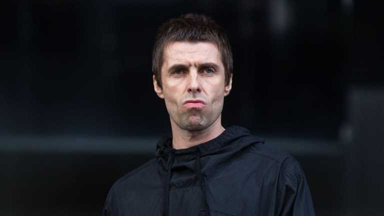 Liam Gallagher anuncia: “Oasis regresará el próximo 2022”