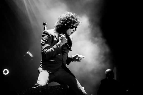 Bunbury levanta emociones al anunciar nuevo disco