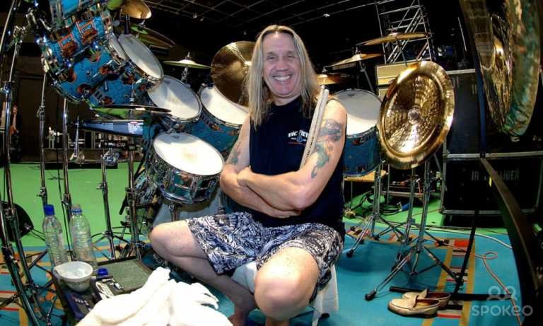 Nicko McBrain ¿confundido con un vagabundo?