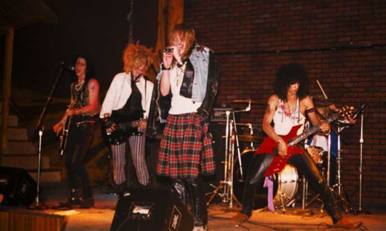 El primer show de la alineación clásica de Guns N’ Roses