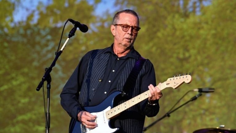 Eric Clapton causa polémica por canción sobre la vacunación contra COVID-19