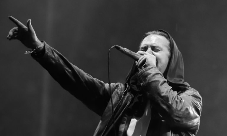Mike Patton cancela gira de Faith No More por “problemas mentales”