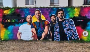 Fan de Monterrey pinta mural sobre Coldplay