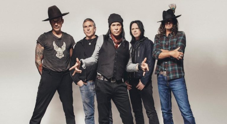 Cuando un fan suplió al cantante de una banda (Bang Tango)