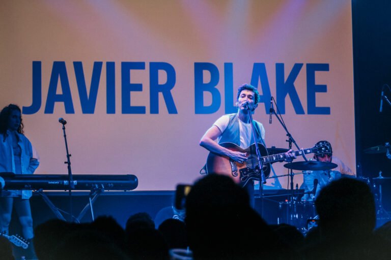 Javier Blake enamora al Foro Didi de Monterrey