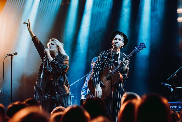 Smith & Thell en Tecate Live Out 2022: el toque folk