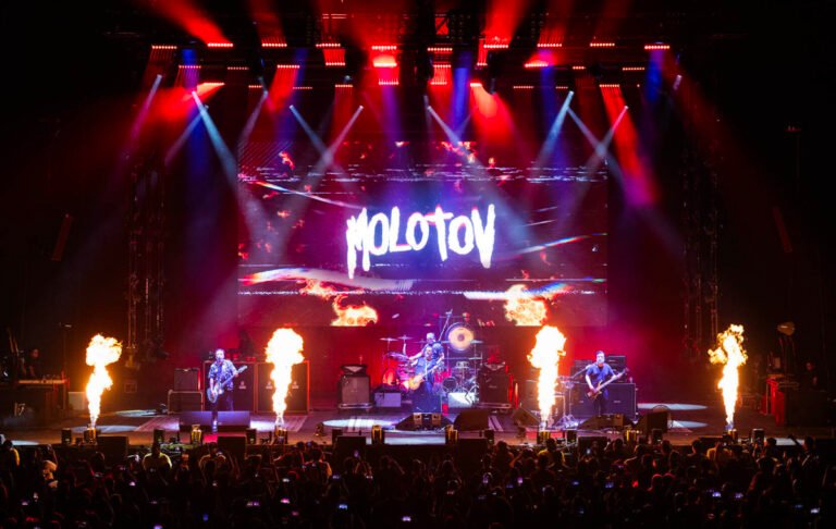 “Incendiario” concierto de Molotov en Monterrey