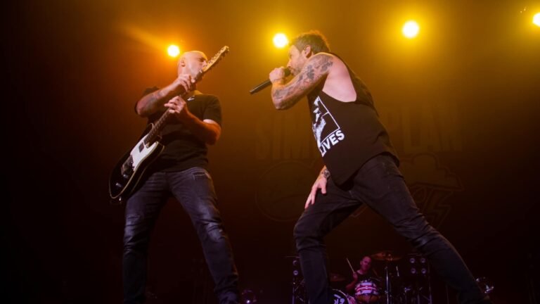 ¡Vibrante! ¡Simple Plan hizo un sold out en Monterrey!