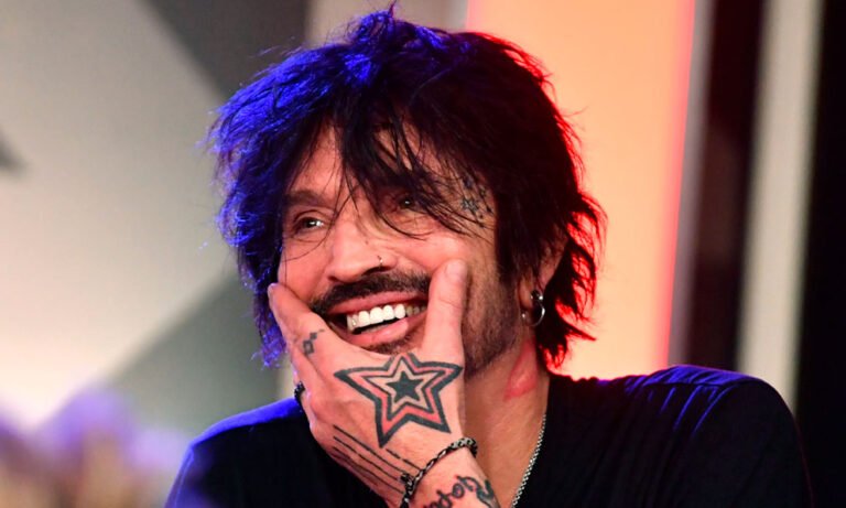 Tommy Lee es demandado por abuso sexual