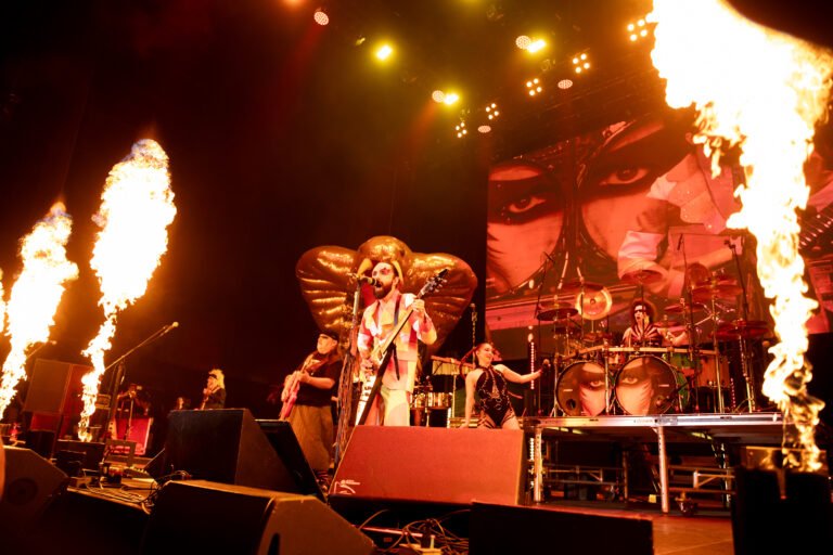 Moderatto encendió Monterrey