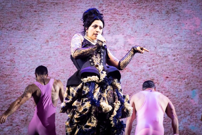 Mon Laferte conquistó Monterrey con Autopoiética Tour