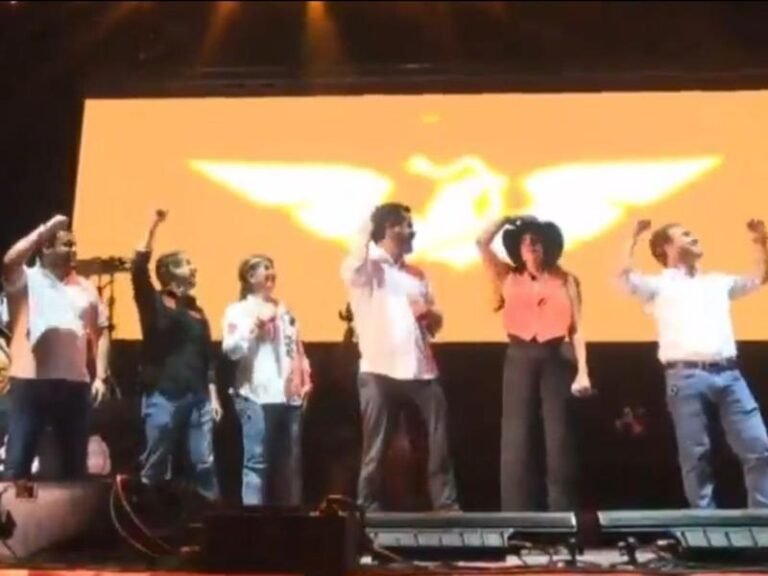 El viento derrumbó un escenario en San Pedro Garza García