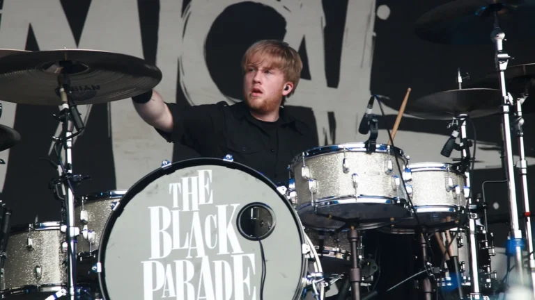 Muere Bob Bryar, exbaterista de My Chemical Romance, a los 44 años