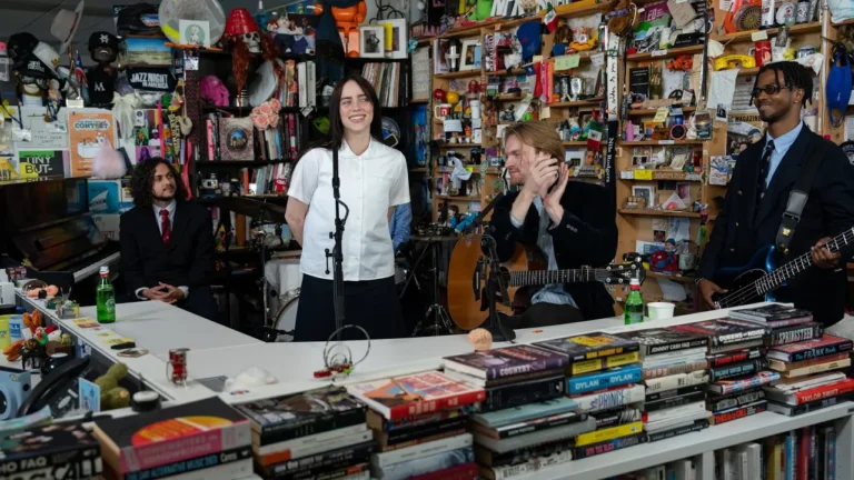 Billie Eilish y su grandioso Tiny Desk en 2024