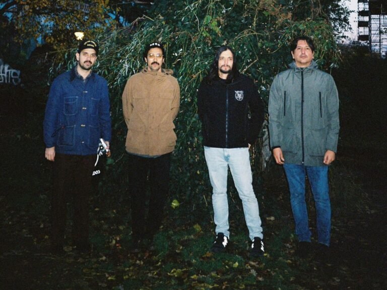 Los Mundos; poderosa psicodelia.