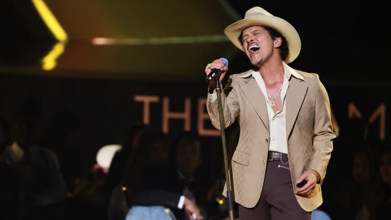 Bruno Mars se presentará en los Grammy 2026