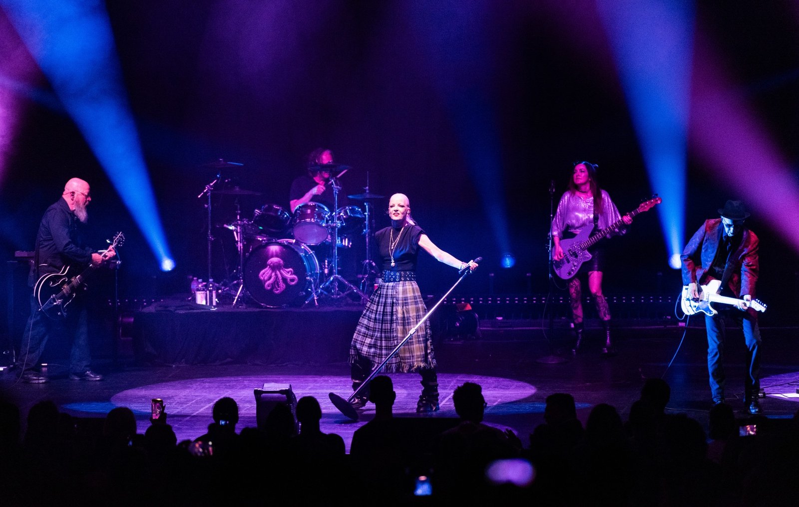 Watch Garbage's Shirley Manson reunite with Angelfish and cover The Stone Roses in Edinburgh