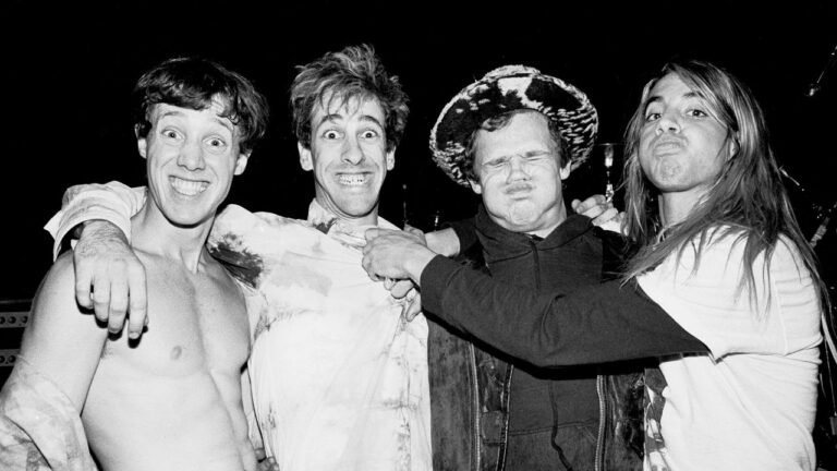 “Documental de Red Hot Chili Peppers llega a Netflix: la historia detrás de la leyenda musical”