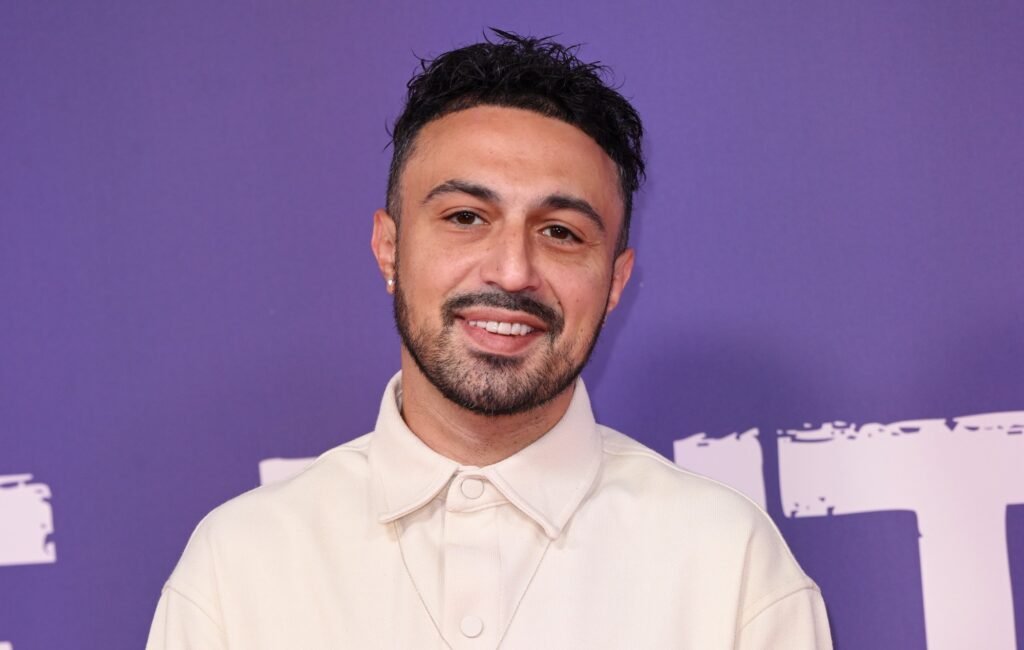 Adam Deacon denuncia que BAFTA lo excluyó de un homenaje por razones relacionadas con Noel Clarke, generando controversia.